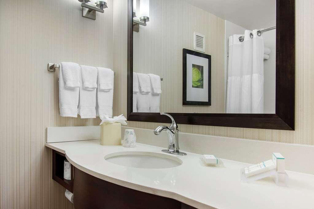 Hilton Garden Inn Portland Airport Exterior foto